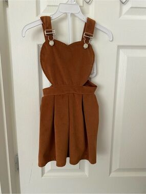 Corduroy Heart-Front Pinafore Dress in Warm Brown